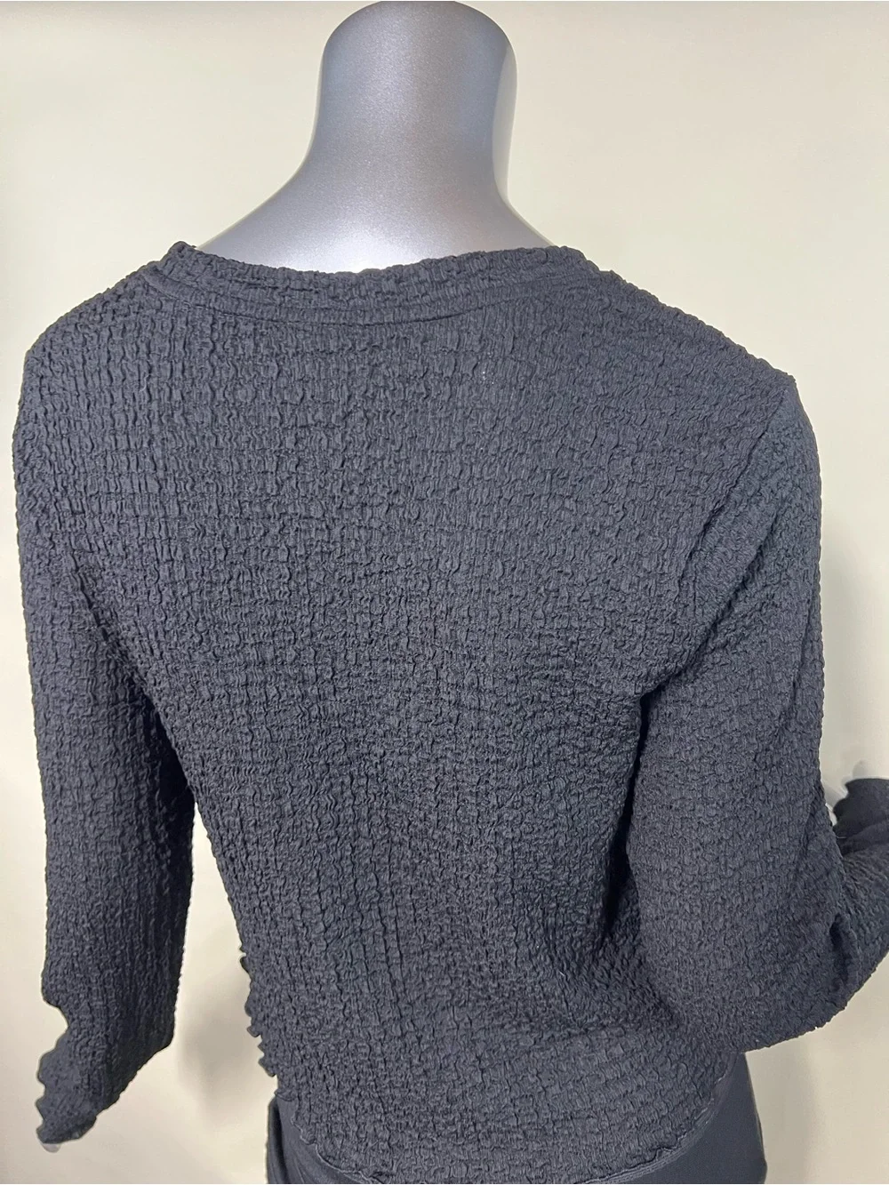 A New Day Women’s Small Textured Long Sleeve Crinkle Blouse Crew Neck Top Black
